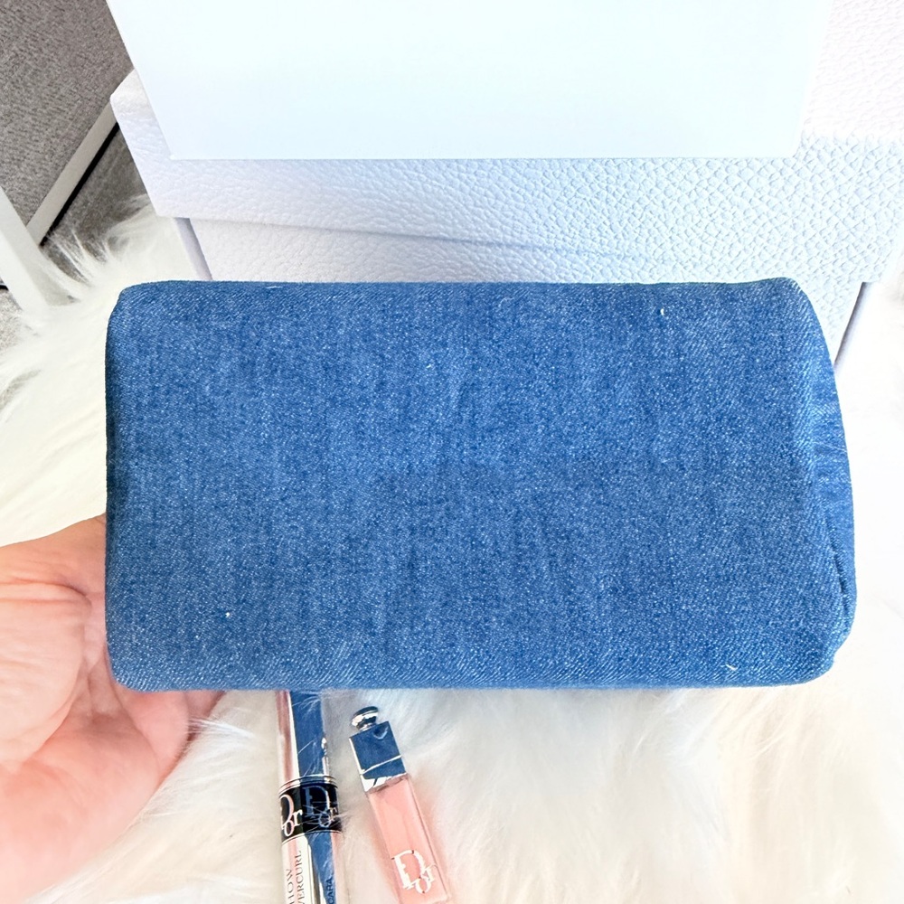 Dior Blue Cosmetic Bag with 2 travel size - Picture 5 of 9